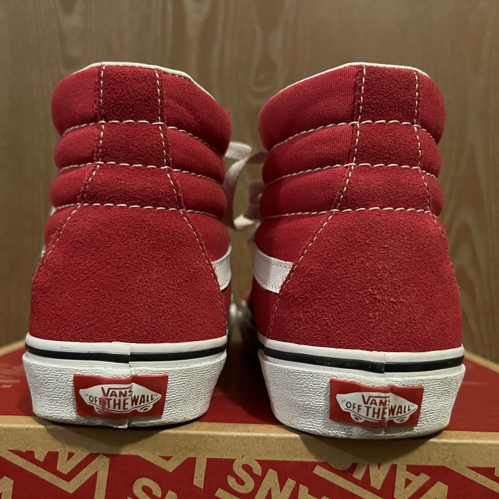 Vans - Picture 2 of 9
